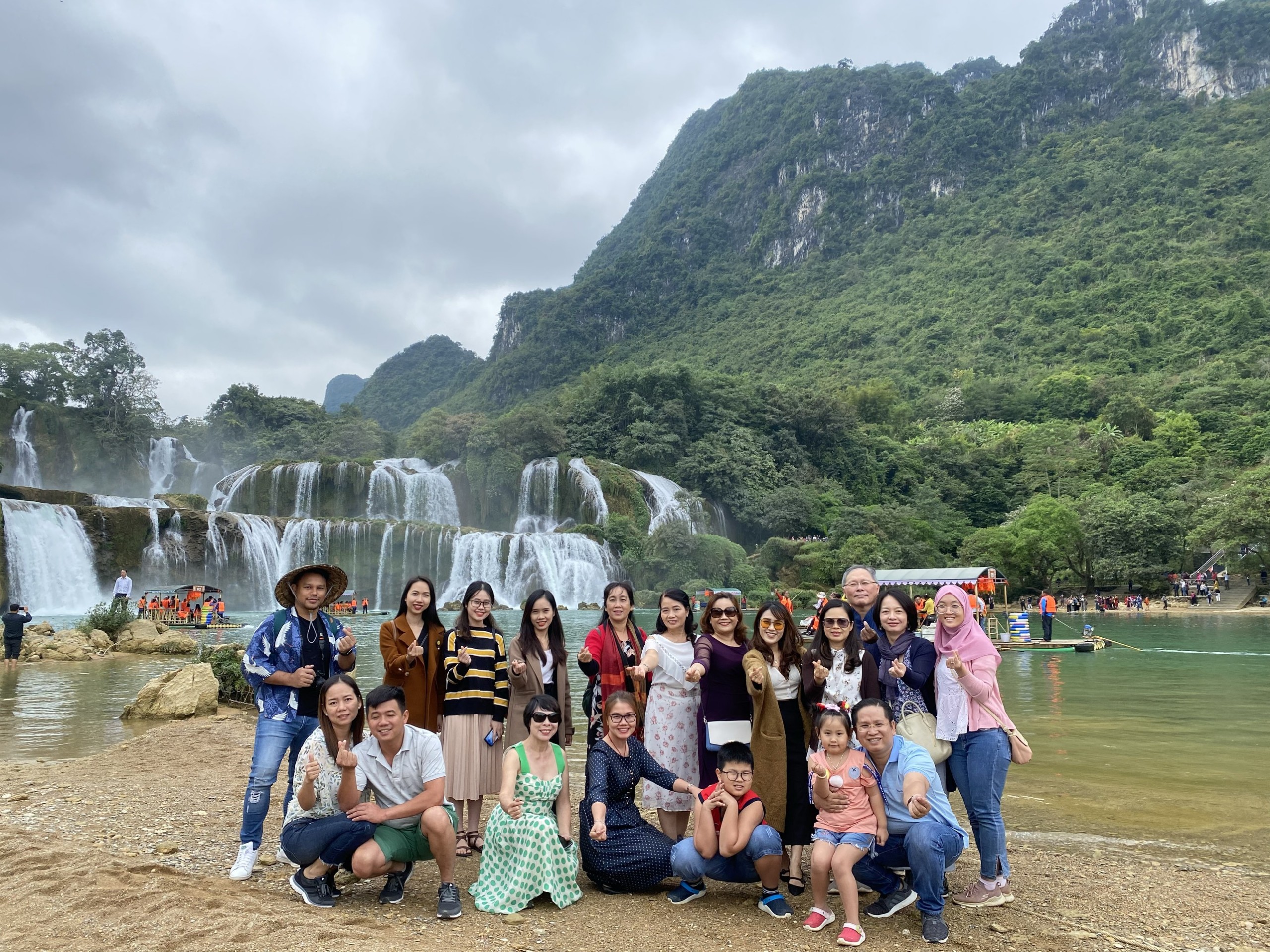 Hồ Ba Bể - Thác Bản Giốc - Động Ngườm Ngao - Hang Pác Pó | 3 Ngày 2 Đêm - Ảnh 2 Hồ Ba Bể - Thác Bản Giốc - Động Ngườm Ngao - Hang Pác Pó | 3 Ngày 2 Đêm - Ảnh 2