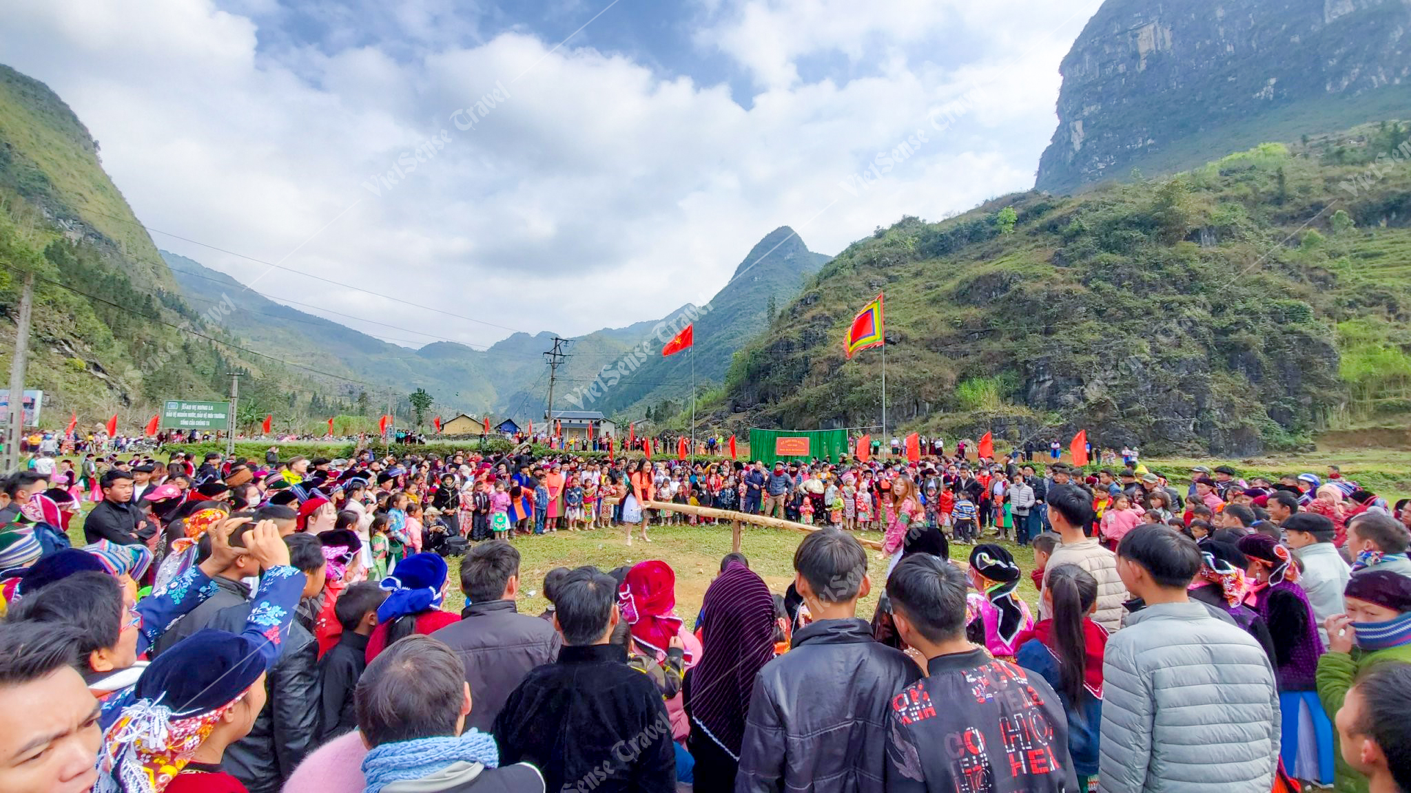 Tháng 1 - 2: Rực Rỡ Sắc Màu Mùa Xuân Hà Giang - Ảnh 2 Tháng 1 - 2: Rực Rỡ Sắc Màu Mùa Xuân Hà Giang - Ảnh 2