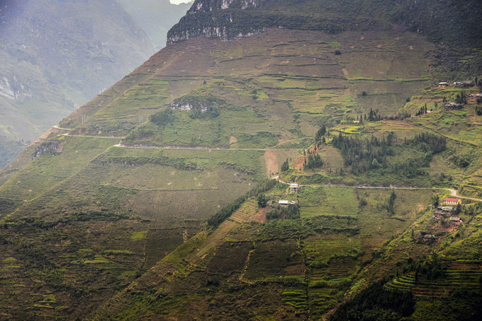 Một Góc Đèo Mã Pì Lèng Bên Sông Nho Quế - Ảnh 2