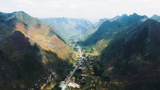 Ngỡ Ngàng Vẻ đẹp Hà Giang trong MV Vì một Việt Nam - Ảnh 2 Ngỡ Ngàng Vẻ đẹp Hà Giang trong MV Vì một Việt Nam - Ảnh 2