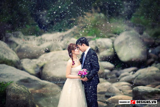 Nếu bạn muốn tìm một địa điểm chụp ảnh cưới lãng mạn, thác Số 6 ở Hà Giang là một trong những lựa chọn hoàn hảo nhất. Với ánh nắng vàng rực rỡ chiếu xuống thác nước, cảm giác lãng mạn và thơ mộng sẽ được tái hiện trong những bức ảnh cưới của bạn.