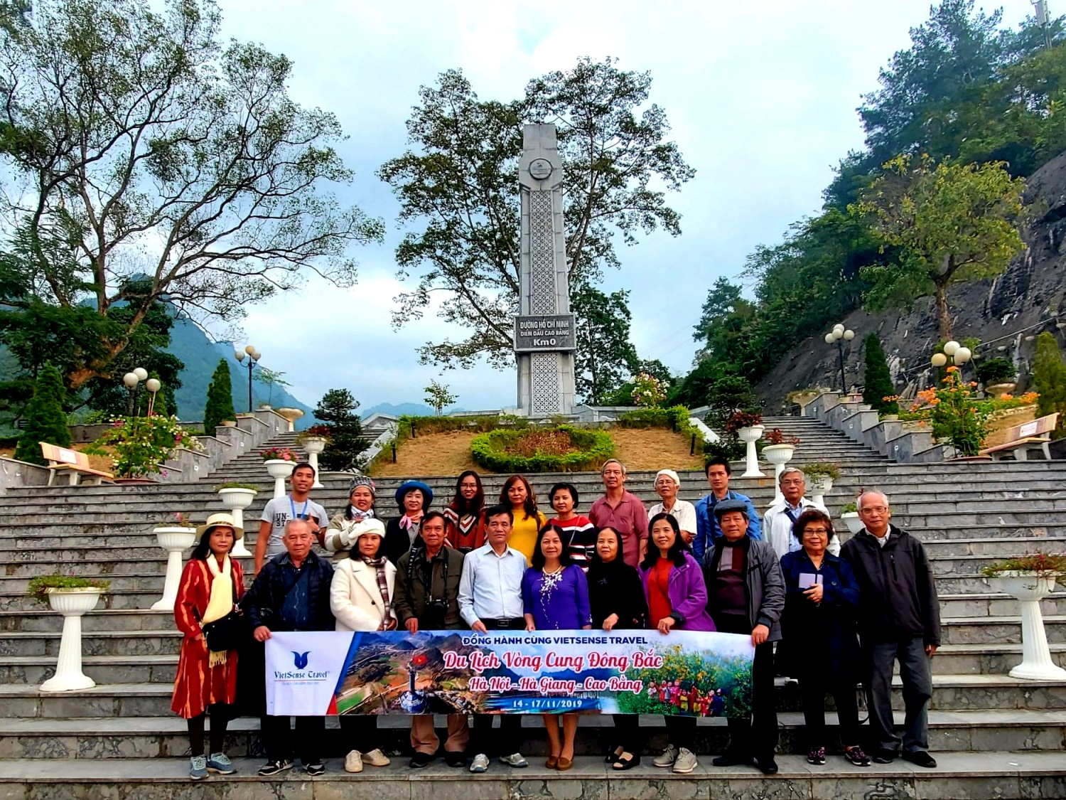 Tự do tham quan thành phố Cao Bằng về đêm - Ảnh 1