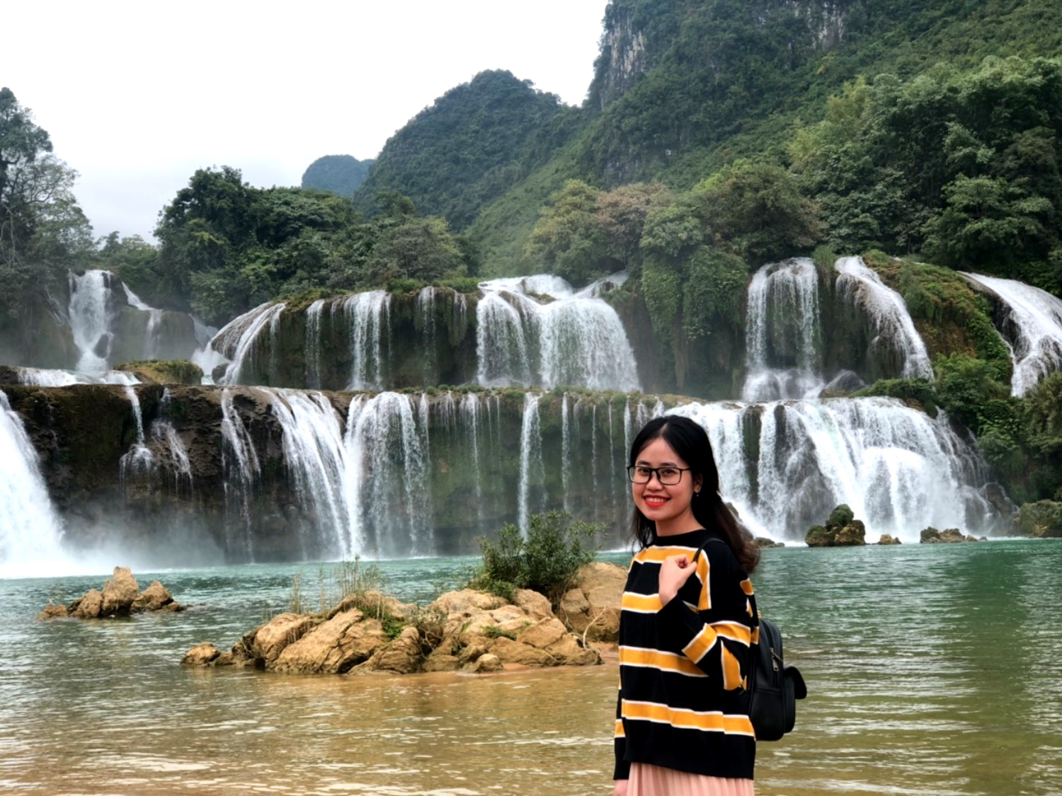 Tự do tham quan thành phố Cao Bằng về đêm - Ảnh 2