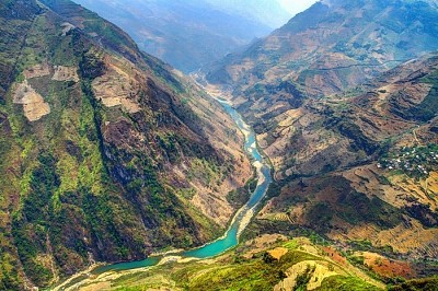 Dòng Nho Quế - Dữ Dội Và Bình Yên Trên Miền Hoa Đá Dòng Nho Quế - Dữ Dội Và Bình Yên Trên Miền Hoa Đá