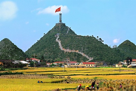 Đồng Văn – Cột Cờ Lũng Cú – Mã Pì Lèng - Yên Minh – Núi Đôi Quản Bạ - Làng Nghề Dệt Lùng Tám | 3 Ngày 2 Đêm