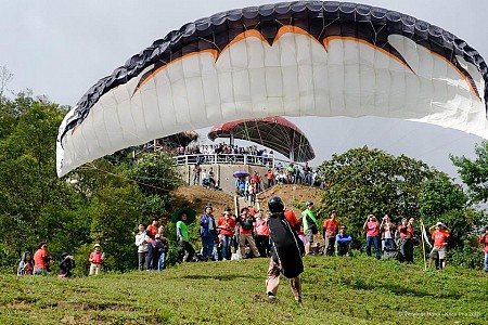 Dù Bay Trên Mùa Hoa Tam Giác Mạch | Quản Bạ - Yên Minh - Đồng Văn – Lũng Cú