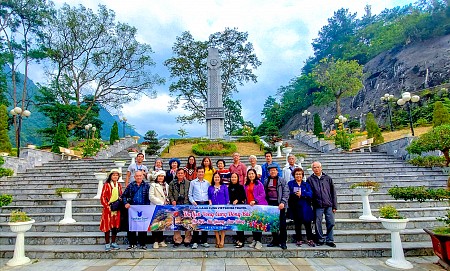 Khởi hành Mùng 3 Tết Âm Lịch 2025 : Hà Nội - Tuyên Quang - Hà Giang - Đồng Văn - Lũng Cú - Cao Bằng - Thác Bản Giốc - Hang Pác Bó - Hà Nội