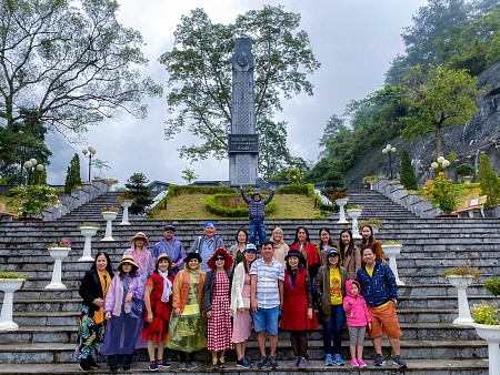 Khởi hành Mùng 3 Tết Âm Lịch 2025 : Hà Nội - Tuyên Quang - Hà Giang - Đồng Văn - Lũng Cú - Cao Bằng - Thác Bản Giốc - Hang Pác Bó - Hà Nội