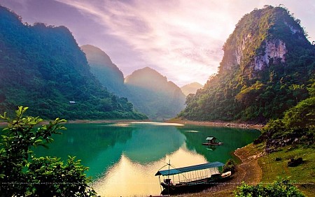 Hồ Thang Hen- Tiên Cảnh Giữa Đời Thường Hồ Thang Hen- Tiên Cảnh Giữa Đời Thường