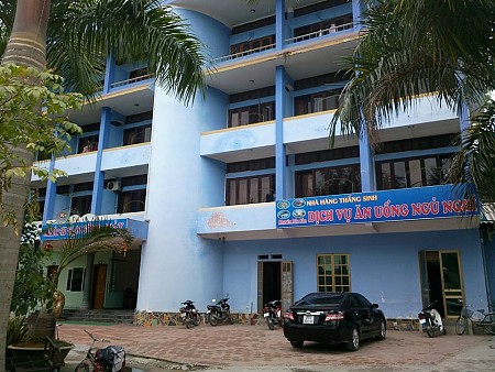 Khách Sạn Sông Chảy