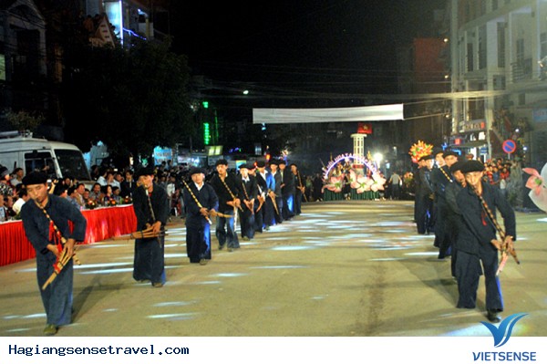 Lễ Hội Ẩm Nhạc Dân Gian Đầy Màu Sắc Văn Hóa Ở Hà Giang - Ảnh 1