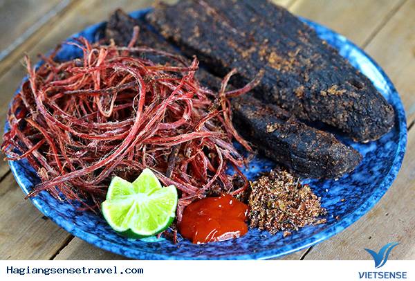 Thịt trâu khô gác bếp - Ảnh 1