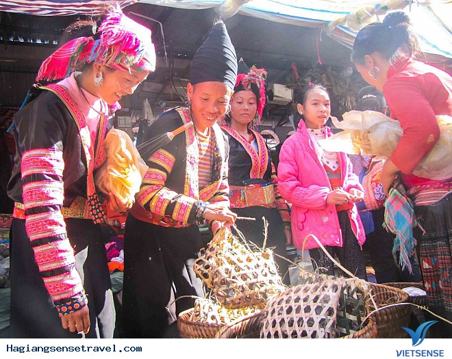 Khám Phá Những Phiên Chợ Độc Đáo Trên Cao Nguyên Đá Hà Giang - Ảnh 2