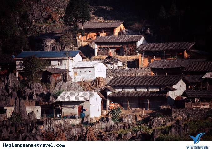 Vẻ đẹp hoang sơ của bản làng Lao Xa - Ảnh 1