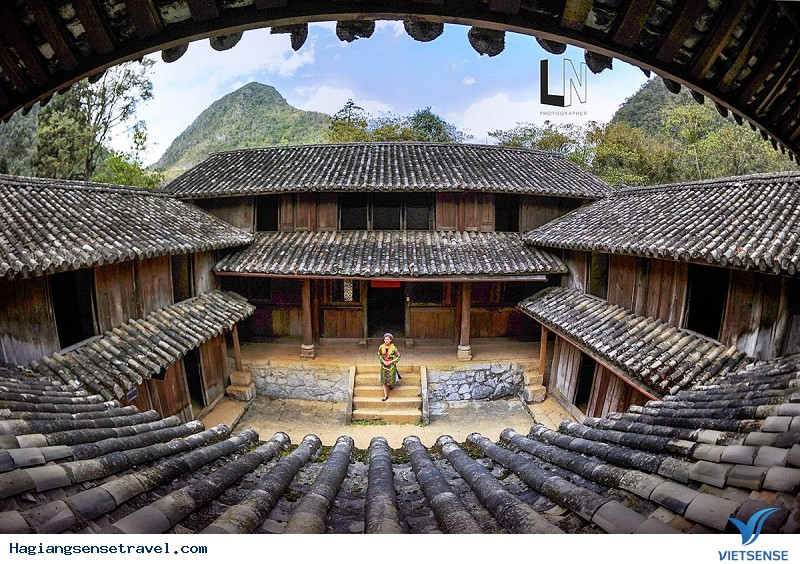 Dinh thự họ Vương (vua Mèo)