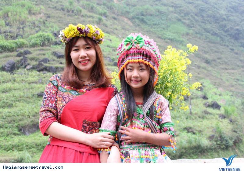 Ấm lòng với những nụ cười trong veo của những đứa trẻ miền rẻo cao Hà Giang - Ảnh 3