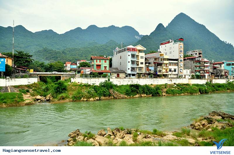 Cận Cảnh Thị Trấn Đồng Văn Vào Mùa Đẹp Nhất Trong Năm - Ảnh 2