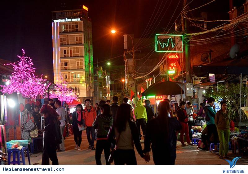 Cận Cảnh Thị Trấn Đồng Văn Vào Mùa Đẹp Nhất Trong Năm - Ảnh 11