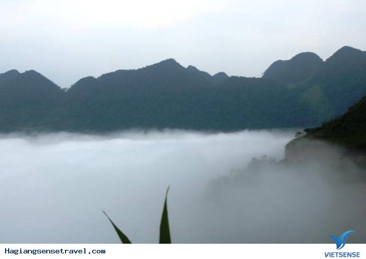 Chiêm ngưỡng biển mây nơi Cổng trời Quản Bạ Hà Giang - Ảnh 1