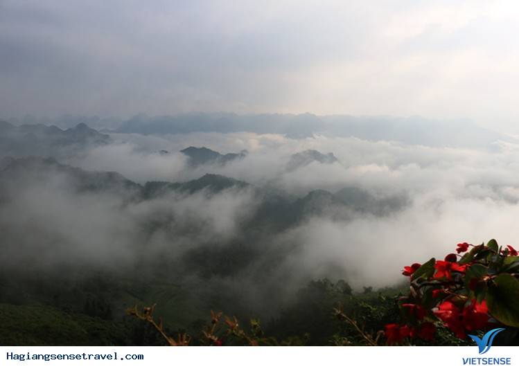 Chiêm ngưỡng biển mây nơi Cổng trời Quản Bạ Hà Giang - Ảnh 2