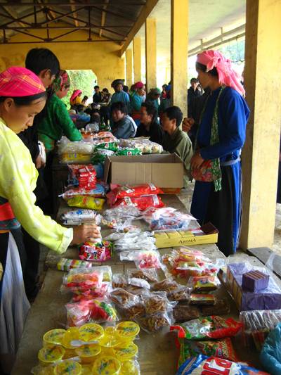 Chợ Phiên Ma Lé Sáng Thứ Bảy - Ảnh 2 Chợ Phiên Ma Lé Sáng Thứ Bảy - Ảnh 2