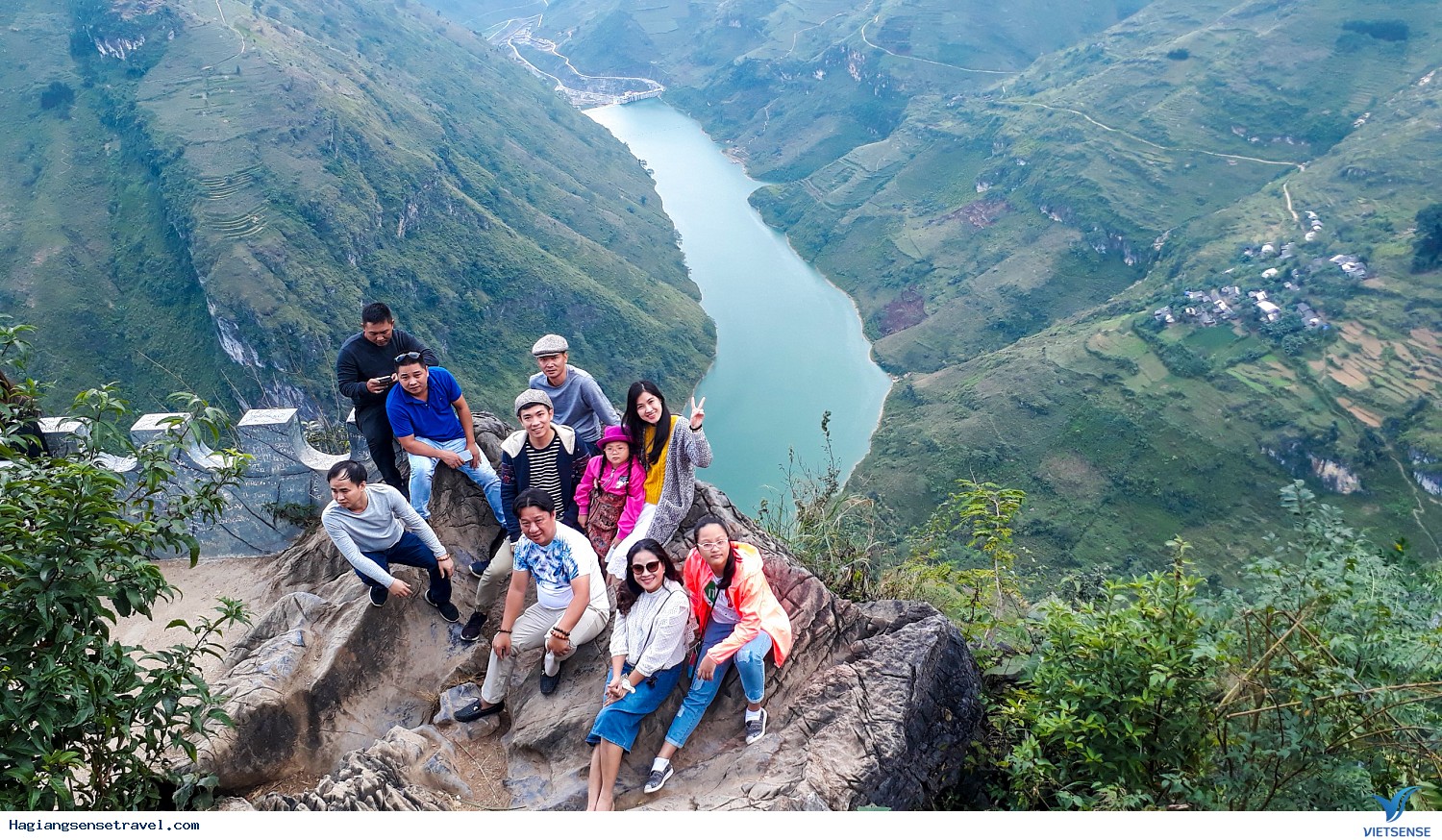 Tháng 4 quyến rũ với mùa hoa ban nở