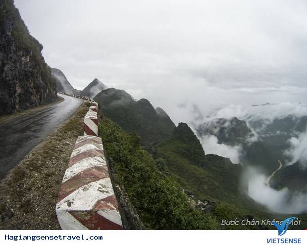 Đến Hà Giang Ngắm Mây Luồn Trên Đỉnh Mã Pì Lèng - Ảnh 2