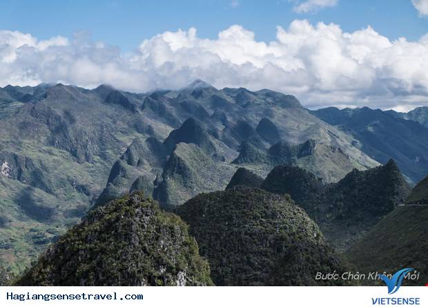 Đến Hà Giang Ngắm Mây Luồn Trên Đỉnh Mã Pì Lèng - Ảnh 8