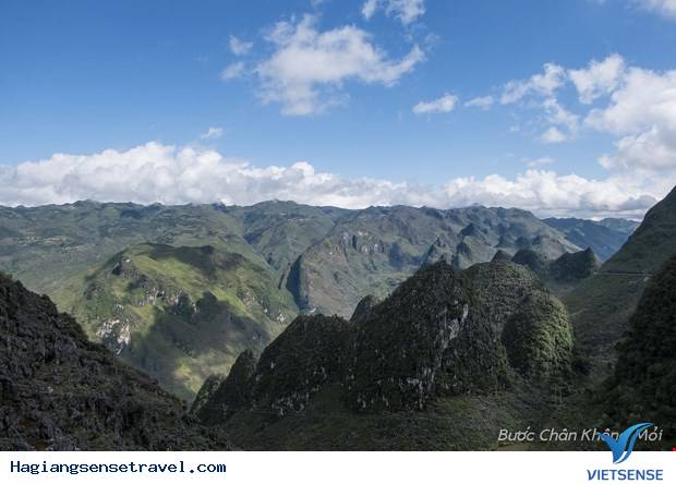 Đến Hà Giang Ngắm Mây Luồn Trên Đỉnh Mã Pì Lèng - Ảnh 10