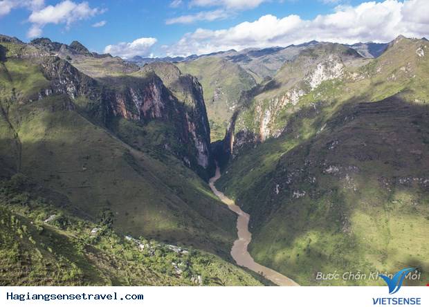 Đến Hà Giang Ngắm Mây Luồn Trên Đỉnh Mã Pì Lèng - Ảnh 11