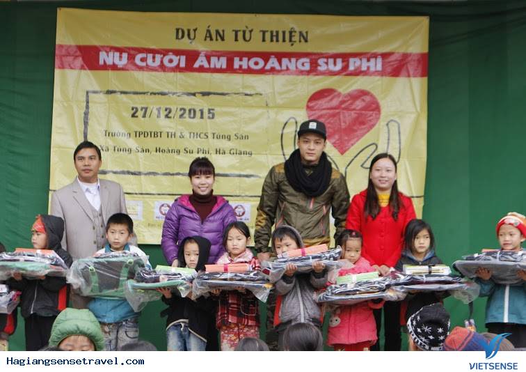 Diễn Viên Hồng Đăng Mang Nụ Cười Lên Cao Nguyên Đá - Ảnh 2 Diễn Viên Hồng Đăng Mang Nụ Cười Lên Cao Nguyên Đá - Ảnh 2