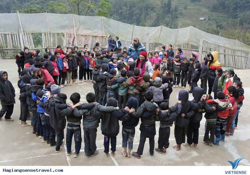 Diễn Viên Hồng Đăng Mang Nụ Cười Lên Cao Nguyên Đá - Ảnh 10 Diễn Viên Hồng Đăng Mang Nụ Cười Lên Cao Nguyên Đá - Ảnh 10