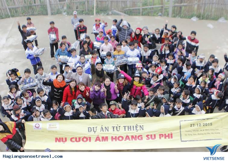 Diễn Viên Hồng Đăng Mang Nụ Cười Lên Cao Nguyên Đá - Ảnh 5 Diễn Viên Hồng Đăng Mang Nụ Cười Lên Cao Nguyên Đá - Ảnh 5