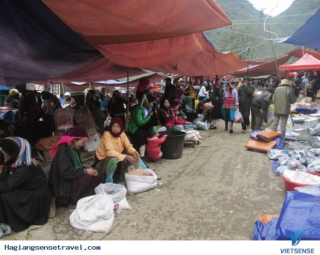 Độc Đáo Chợ Lùi Sà Phìn Trên Vùng Cao Nguyên Đá Hà Giang - Ảnh 2 Độc Đáo Chợ Lùi Sà Phìn Trên Vùng Cao Nguyên Đá Hà Giang - Ảnh 2