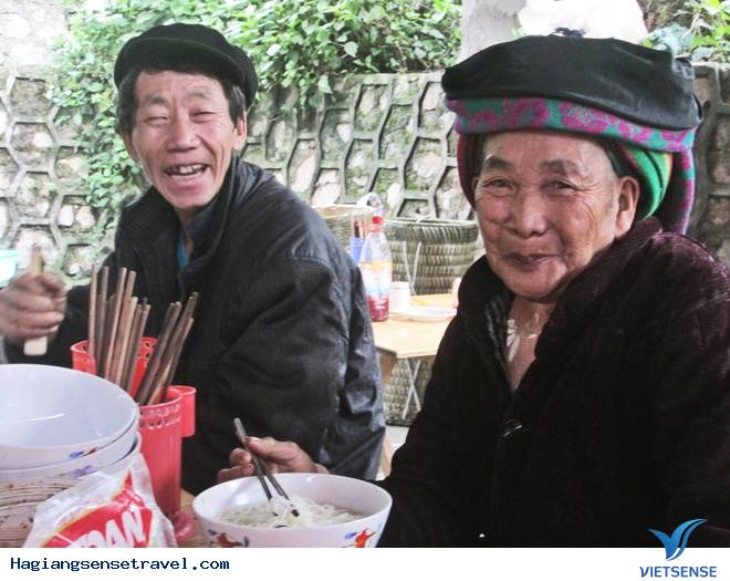 Độc Đáo Chợ Lùi Sà Phìn Trên Vùng Cao Nguyên Đá Hà Giang - Ảnh 4 Độc Đáo Chợ Lùi Sà Phìn Trên Vùng Cao Nguyên Đá Hà Giang - Ảnh 4