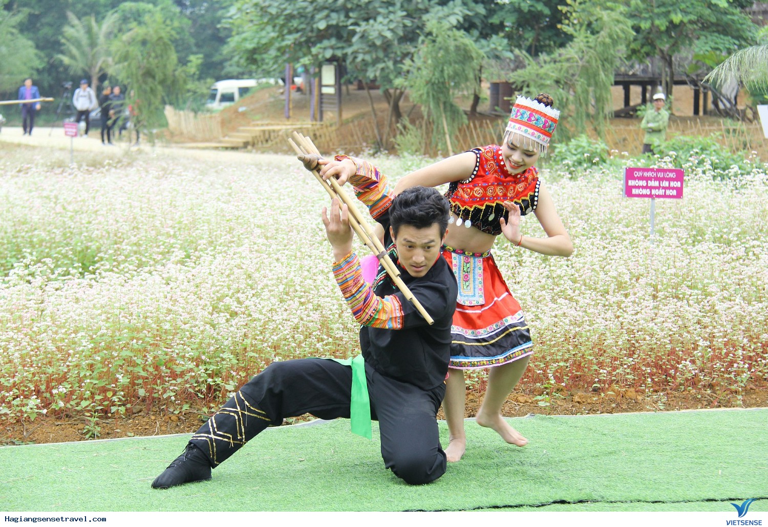 Tháng 4 Hà Giang - Chợ tình Khâu Vai Tháng 4 Hà Giang - Chợ tình Khâu Vai