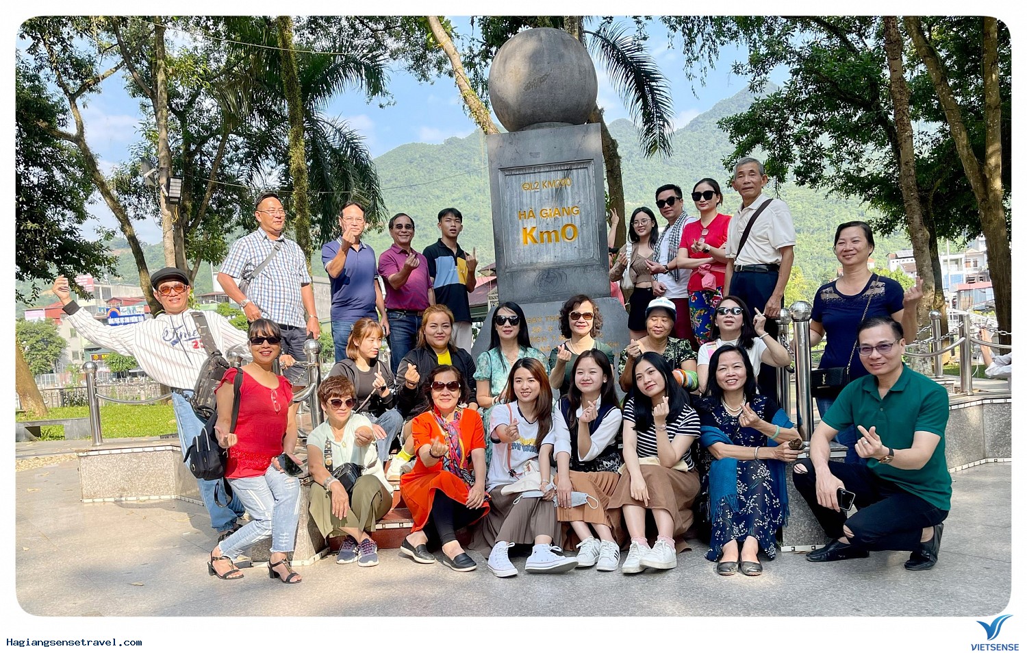 Hà Nội - Viếng Nghĩa Trang Vị Xuyên - Quản Bạ - Yên Minh - Ảnh 2 Hà Nội - Viếng Nghĩa Trang Vị Xuyên - Quản Bạ - Yên Minh - Ảnh 2