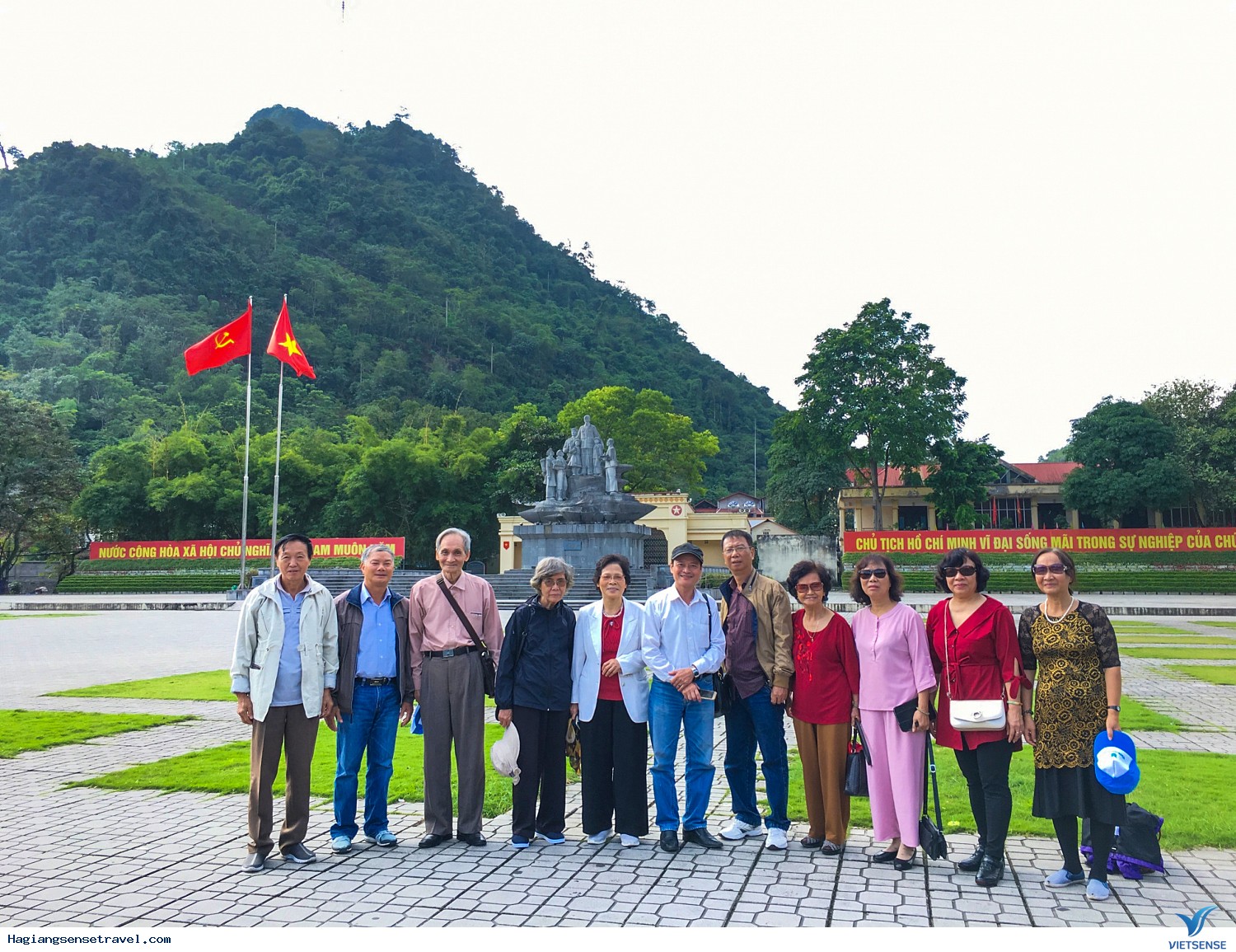 Hình Ảnh Đoàn Hà Giang - Đồng Văn - Lũng Cú Khởi Hành 16 - 18/11 - Ảnh 2 Hình Ảnh Đoàn Hà Giang - Đồng Văn - Lũng Cú Khởi Hành 16 - 18/11 - Ảnh 2