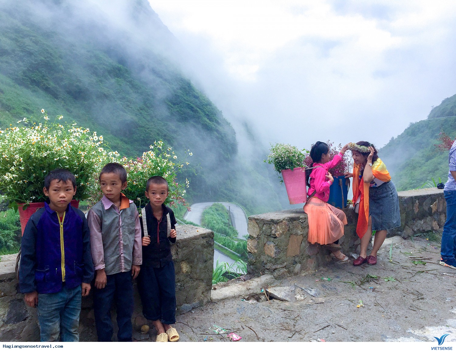 Hình Ảnh Đoàn Hà Giang - Đồng Văn - Lũng Cú Khởi Hảnh 30/8 - 2/9 - Ảnh 6 Hình Ảnh Đoàn Hà Giang - Đồng Văn - Lũng Cú Khởi Hảnh 30/8 - 2/9 - Ảnh 6