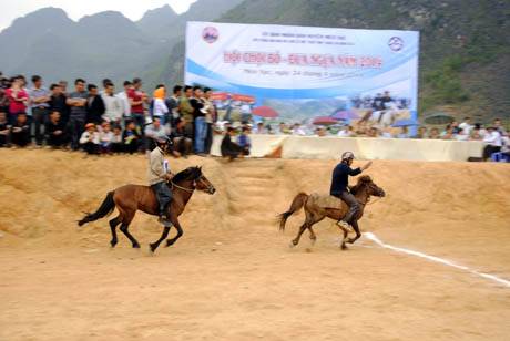 Huyện Mèo Vạc Tổ Chức Giải Đua Ngựa Lần Thứ 2 - Ảnh 1