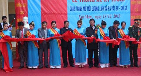 Huyện Xín Mần Tổ Chức Lễ Thông Xe Đường Pà Vầy Sủ - Chí Cà - Ảnh 1 Huyện Xín Mần Tổ Chức Lễ Thông Xe Đường Pà Vầy Sủ - Chí Cà - Ảnh 1