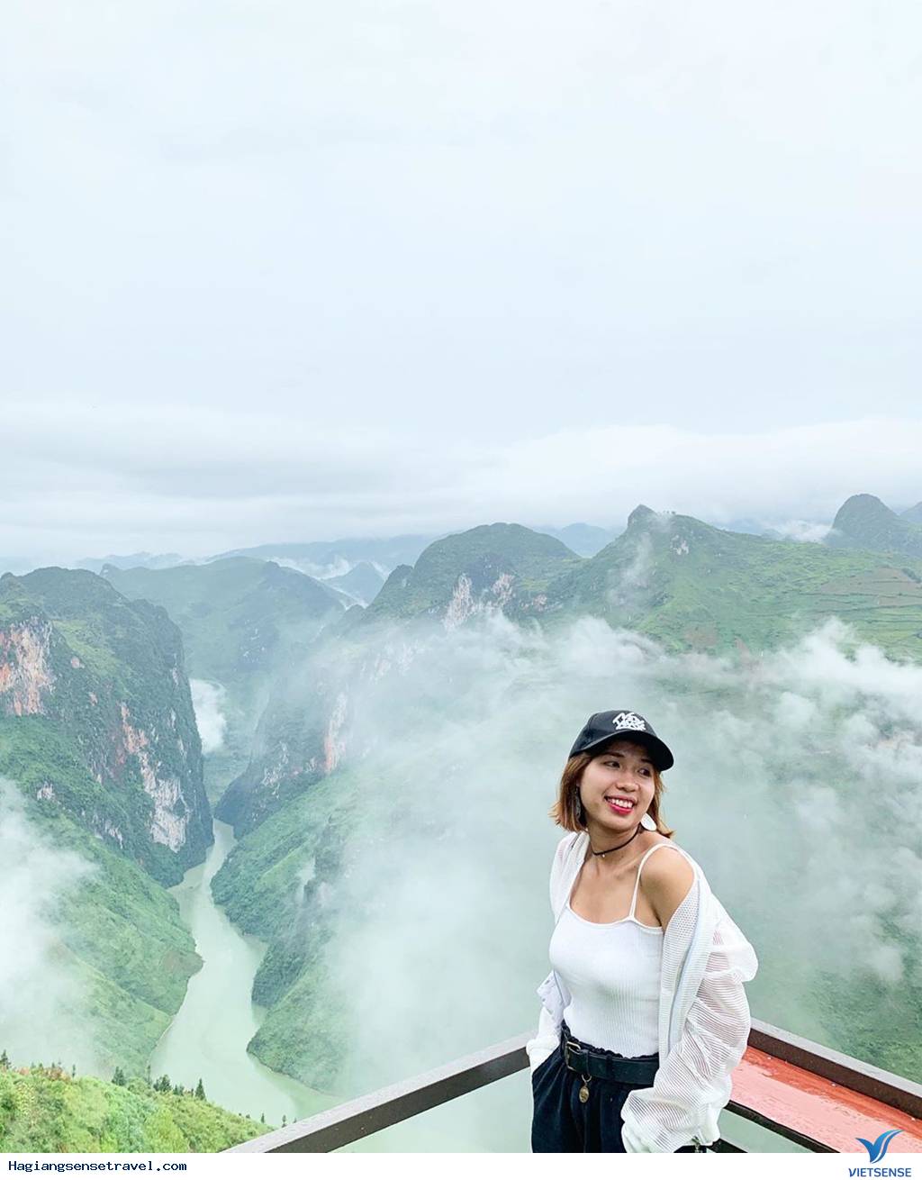 Dong Van Bar (Hà Giang) Dong Van Bar (Hà Giang)