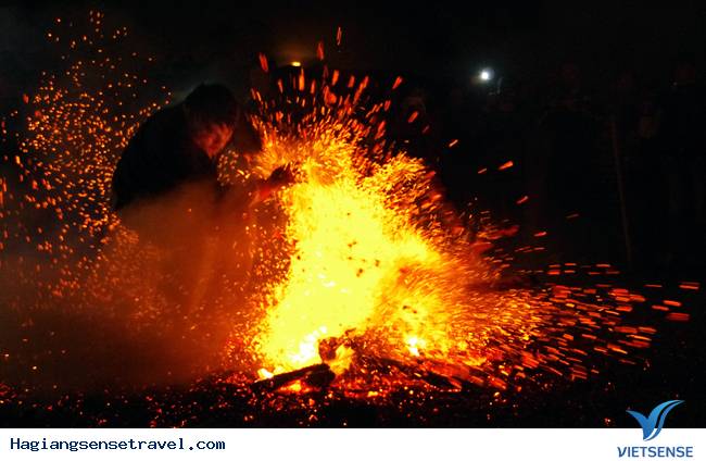 Khám Phá Lễ Hội Nhảy Lửa Pà Thẻn Ở Hà Giang - Ảnh 4 Khám Phá Lễ Hội Nhảy Lửa Pà Thẻn Ở Hà Giang - Ảnh 4