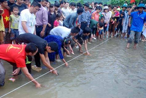 Lễ Hội Đua Cá Độc Đáo Ở Mậu Duệ - Hà Giang - Ảnh 3