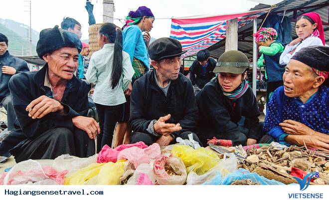 Chợ phiên Đồng Văn (Hà Giang) - Ảnh 1 Chợ phiên Đồng Văn (Hà Giang) - Ảnh 1