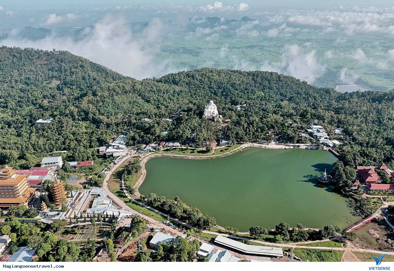 Núi Cấm Núi Cấm