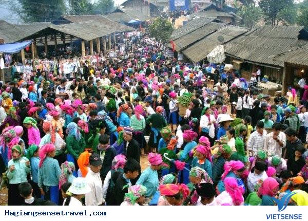 Chợ tình Khâu Vai