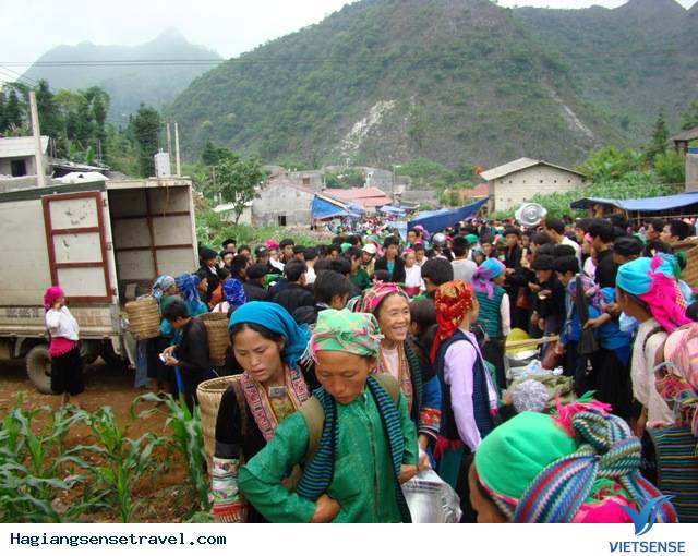 Những Phiên Chợ Vùng Cao Đặc Sắc Ở Hà Giang - Ảnh 3 Những Phiên Chợ Vùng Cao Đặc Sắc Ở Hà Giang - Ảnh 3