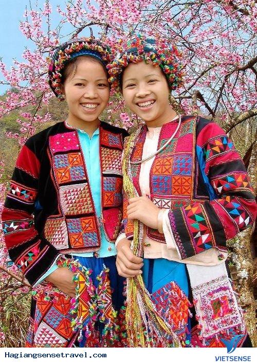 Người Lô Lô đi ăn trộm lấy may - Ảnh 1