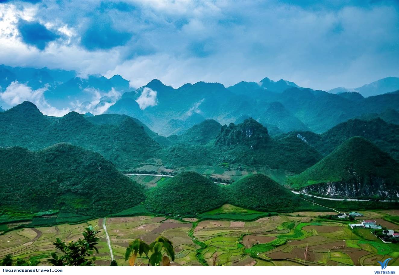 Núi đôi Quản Bạ Núi đôi Quản Bạ